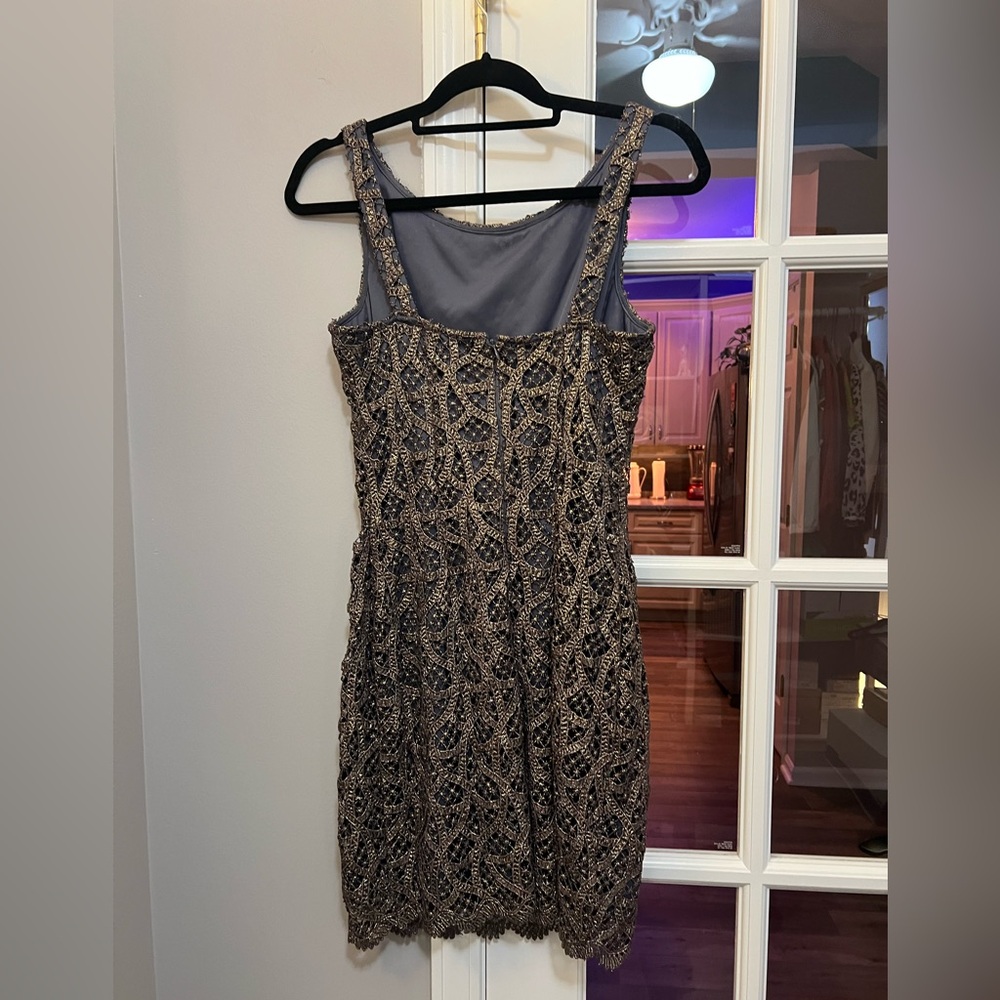Stunning Suzy Chin sheath dress with gold brocade and grey lining. Size 4 EUC - Picture 3 of 8